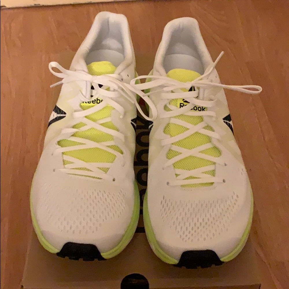 Women’s 9.5 Reebok Floatride Running shoes